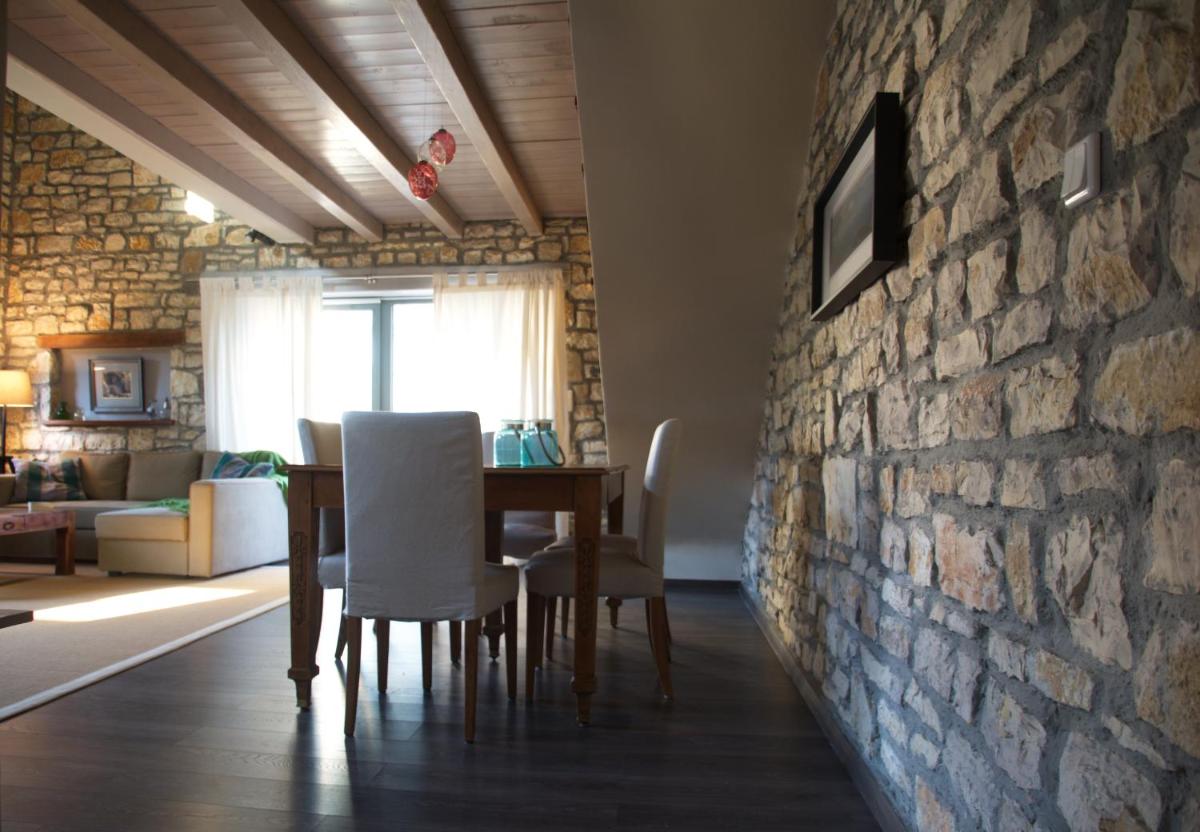 Epirus Stone Suites - Housity