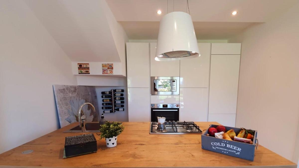 LUXURY VILLA SLEEP 6 CLOSE TO LAKE OF COMO - Housity