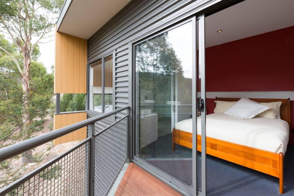 Luxurious, Tranquil and Private - Housity