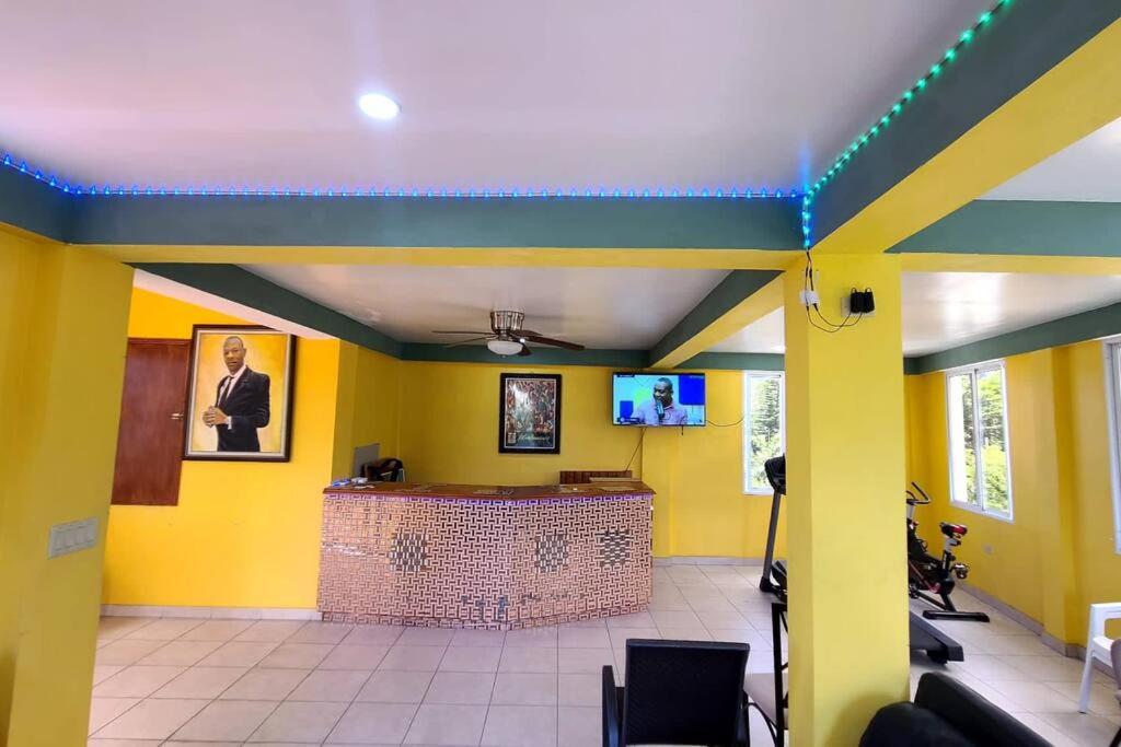 Suitetrails - Beautiful one bedroom penthouse suite