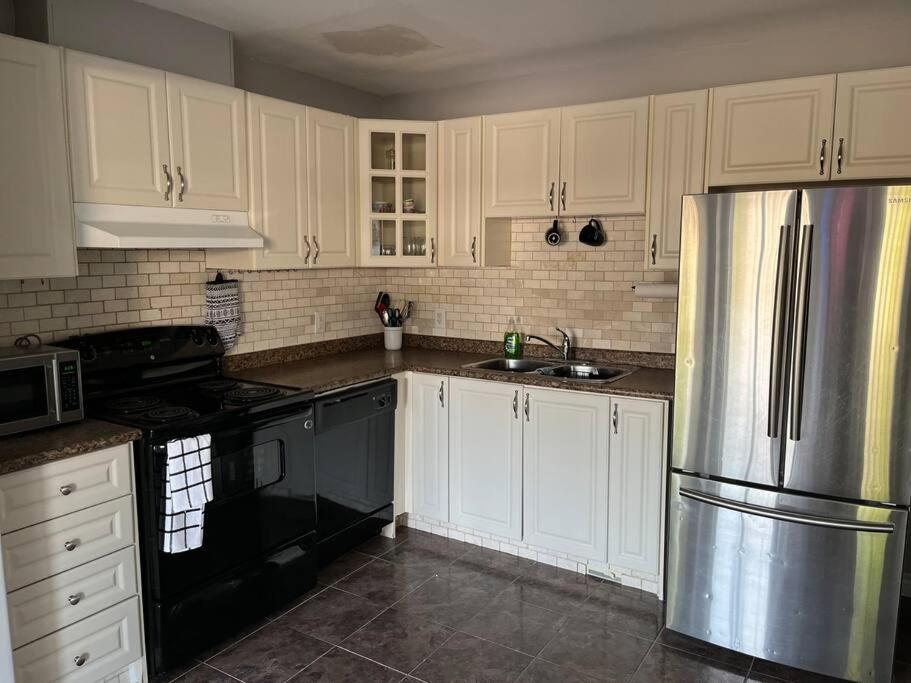 COZY TOWNHOUSE SOUTH END BARRIE - Housity