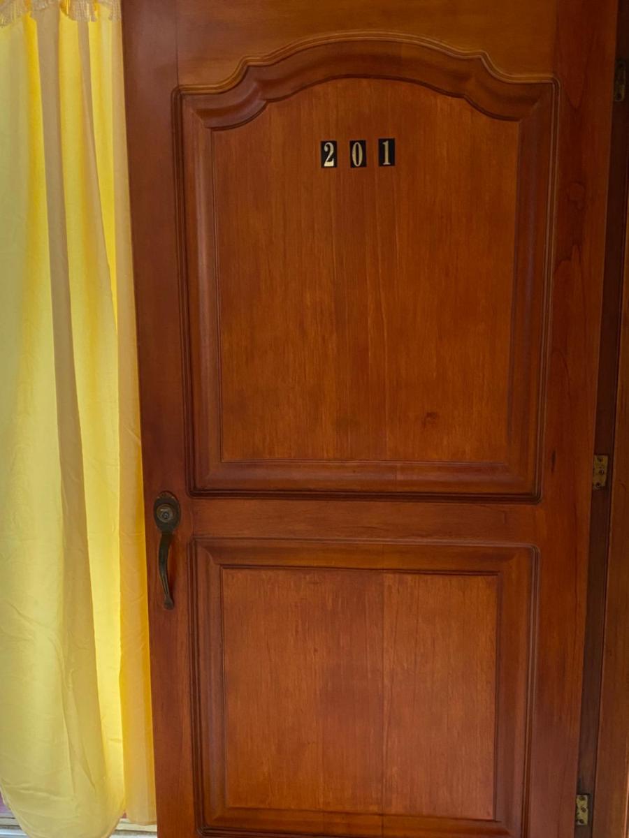 Central-walking distance to the beach/downtown+A/C - Housity