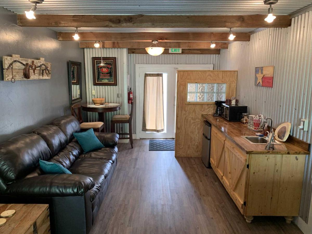 Trails End Hideaway Cabin in Bandera - Housity