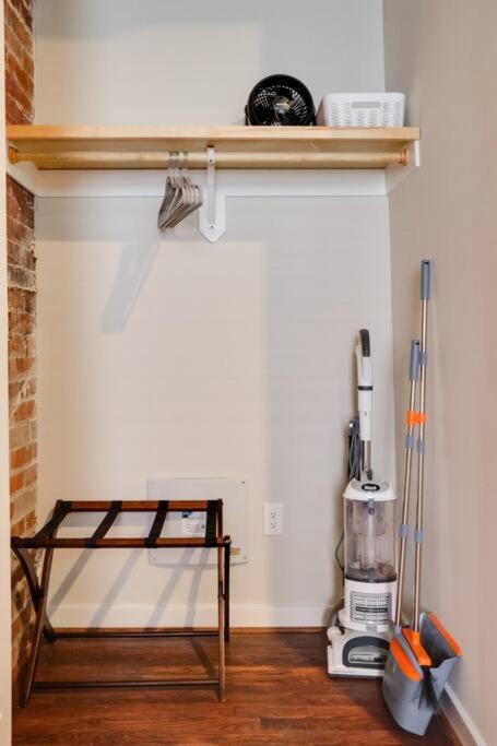 Cozy Chic Retreat in the Heart of RVA - Housity