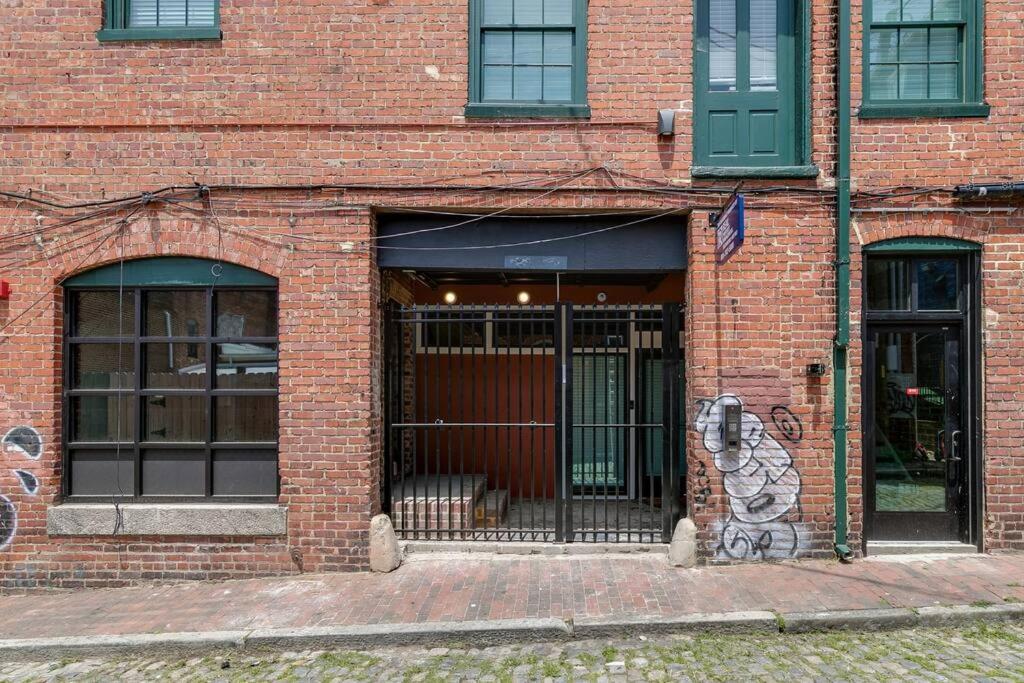 Cozy Chic Retreat in the Heart of RVA - Housity