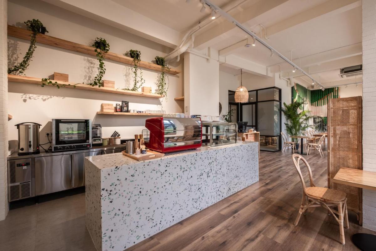 Suitetrails - La Boheme, Rooms and Coffee