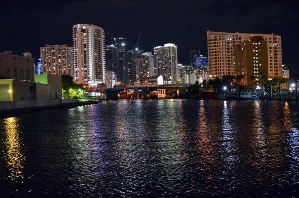 Miami Downtown Highrise Luxury Apartment with Views - Housity