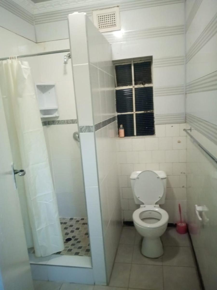 18 on Shores - Housity