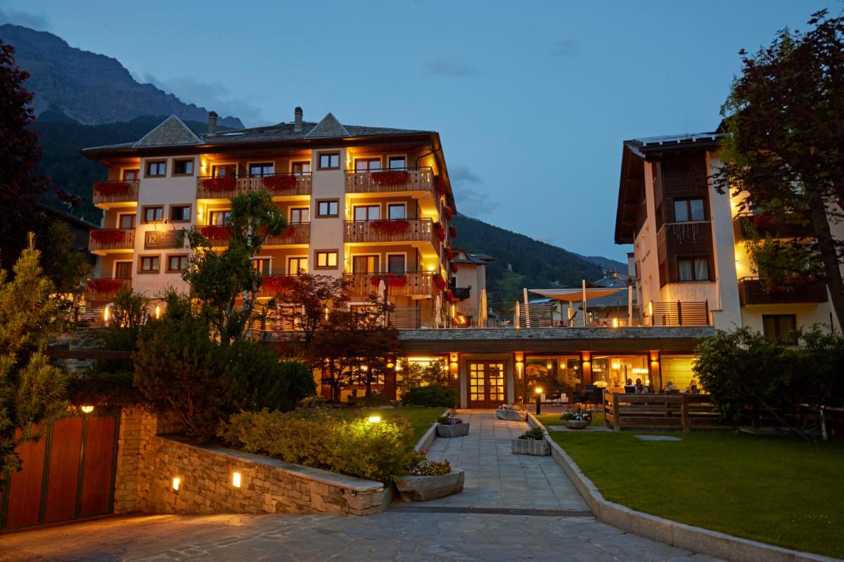 Hotel Rezia - Housity