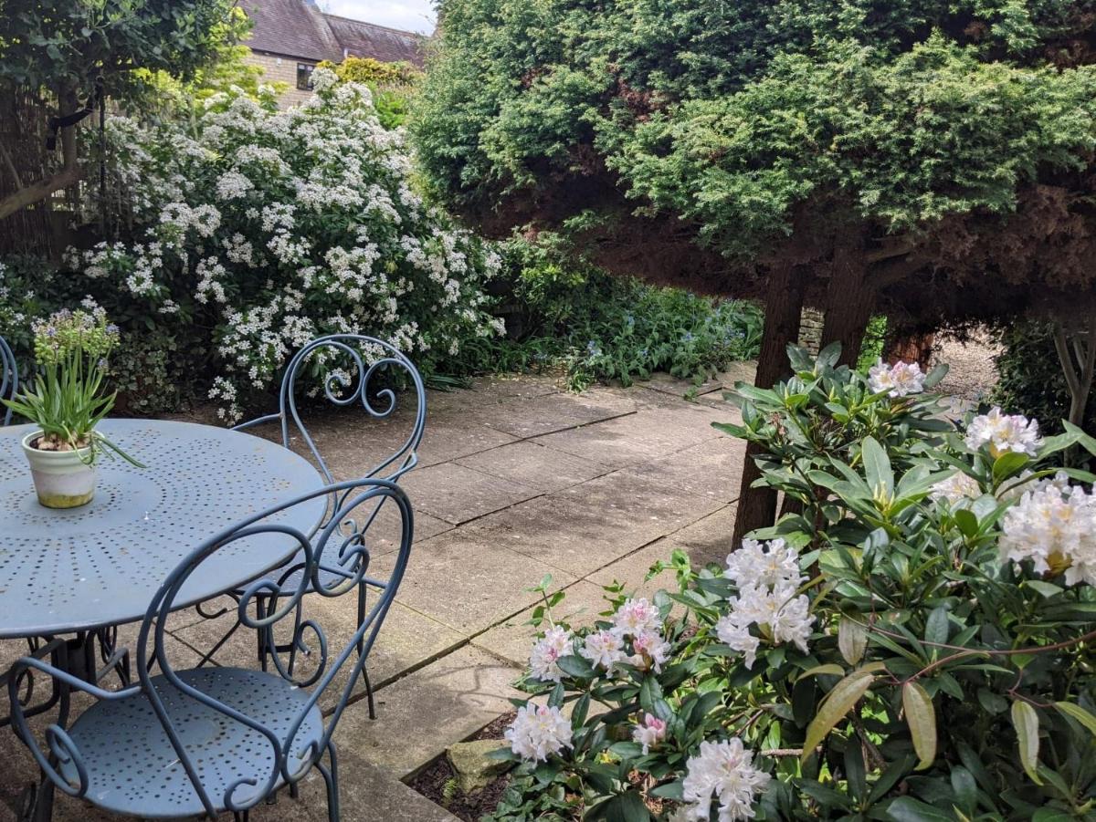Granary Cottage - Housity