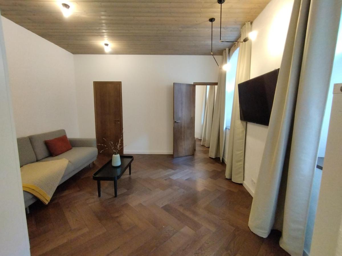 Suitetrails - Gates of Dawn Apartment in Old Town