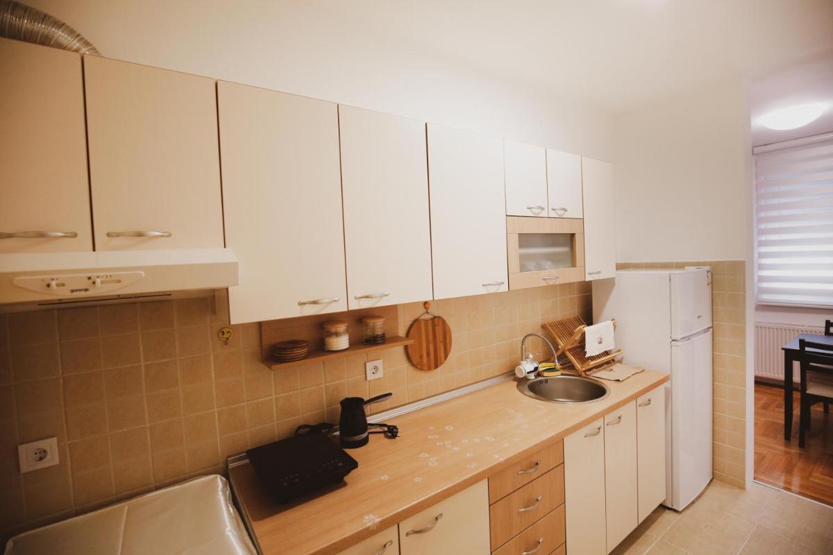 Apartman 4, Sinđelićeva 40 - Housity