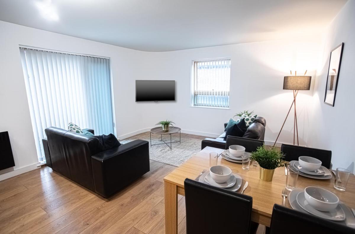 Stylish 2 Bed City Centre Apartment Sheffield - Available & Book Today - Housity