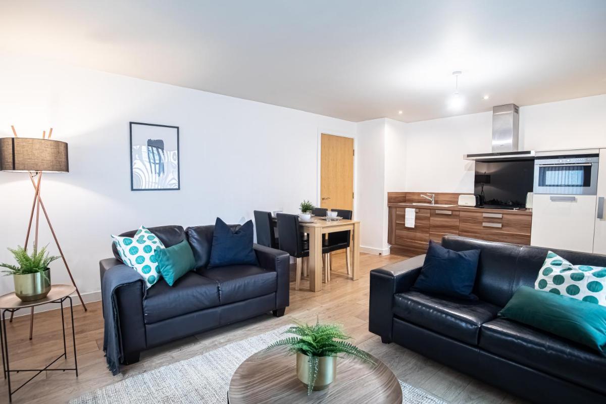 Stylish 2 Bed City Centre Apartment Sheffield - Available & Book Today - Housity