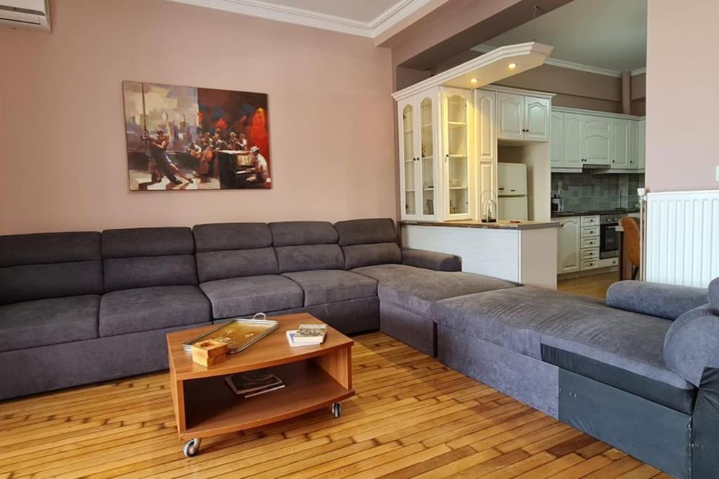 Oasis Grand House-large balcony with sea view - Housity