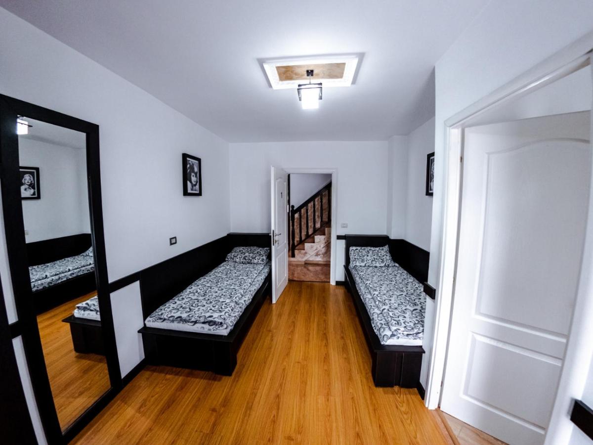 Pensiunea Alyna - Housity