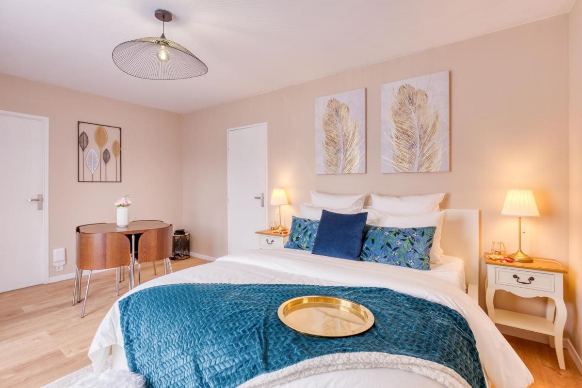 Studio Hôtel - Lit King Size - Parking - Wifi - Proche CDG - Housity