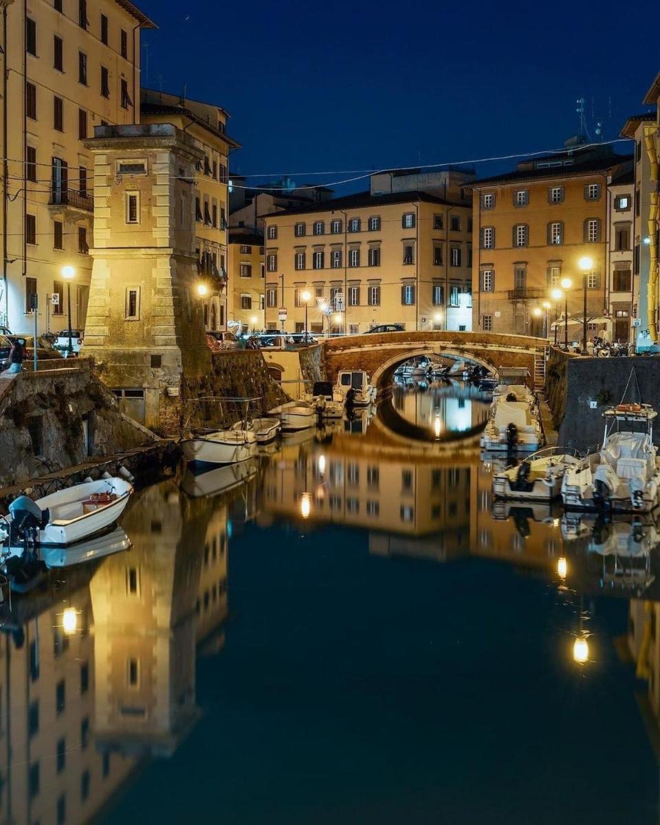 Renovated apartment with 3 bedrooms in an historic palazzo between port and old town - Housity