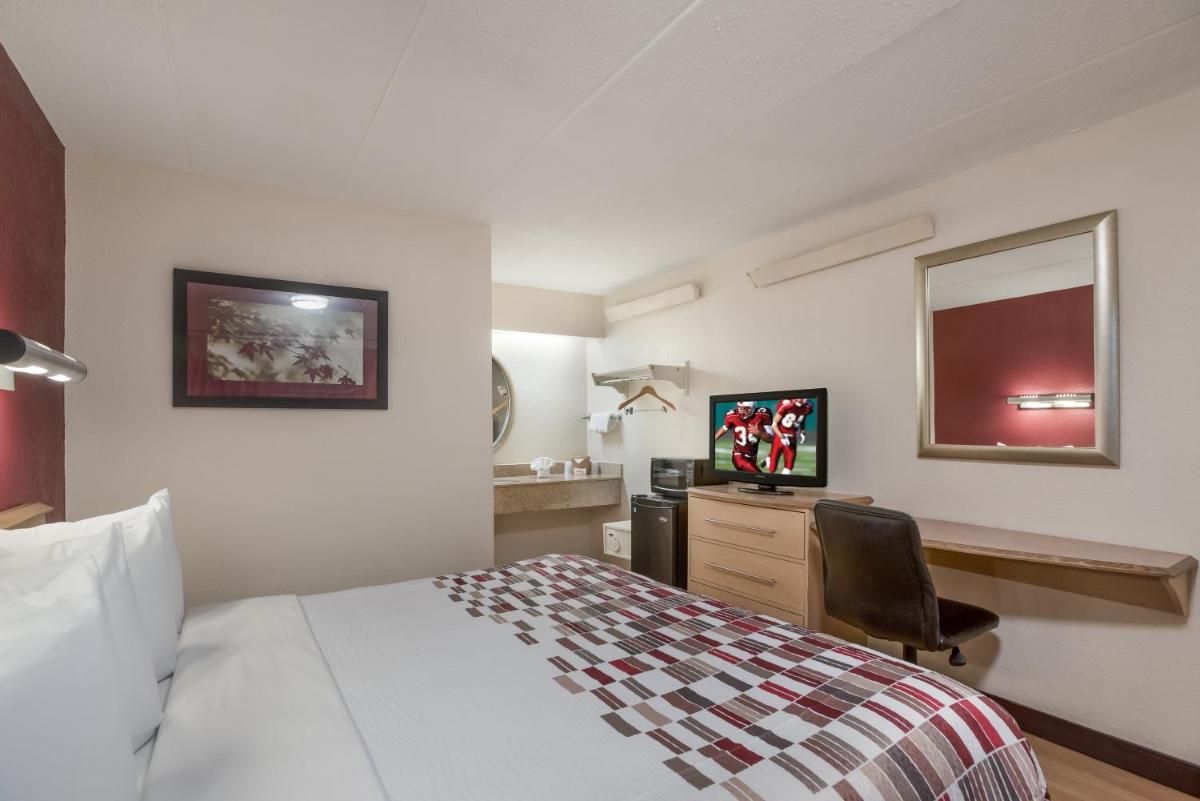 Red Roof Inn Philadelphia - Trevose - Housity