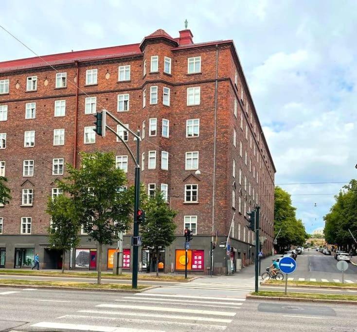Experience Helsinki, very central, close to tourist attractions - Housity
