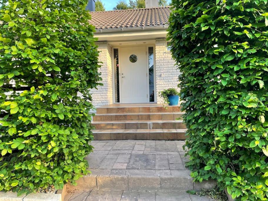 Suitetrails - Rymlig villa med närhet till Tylösand och Halmstad GK