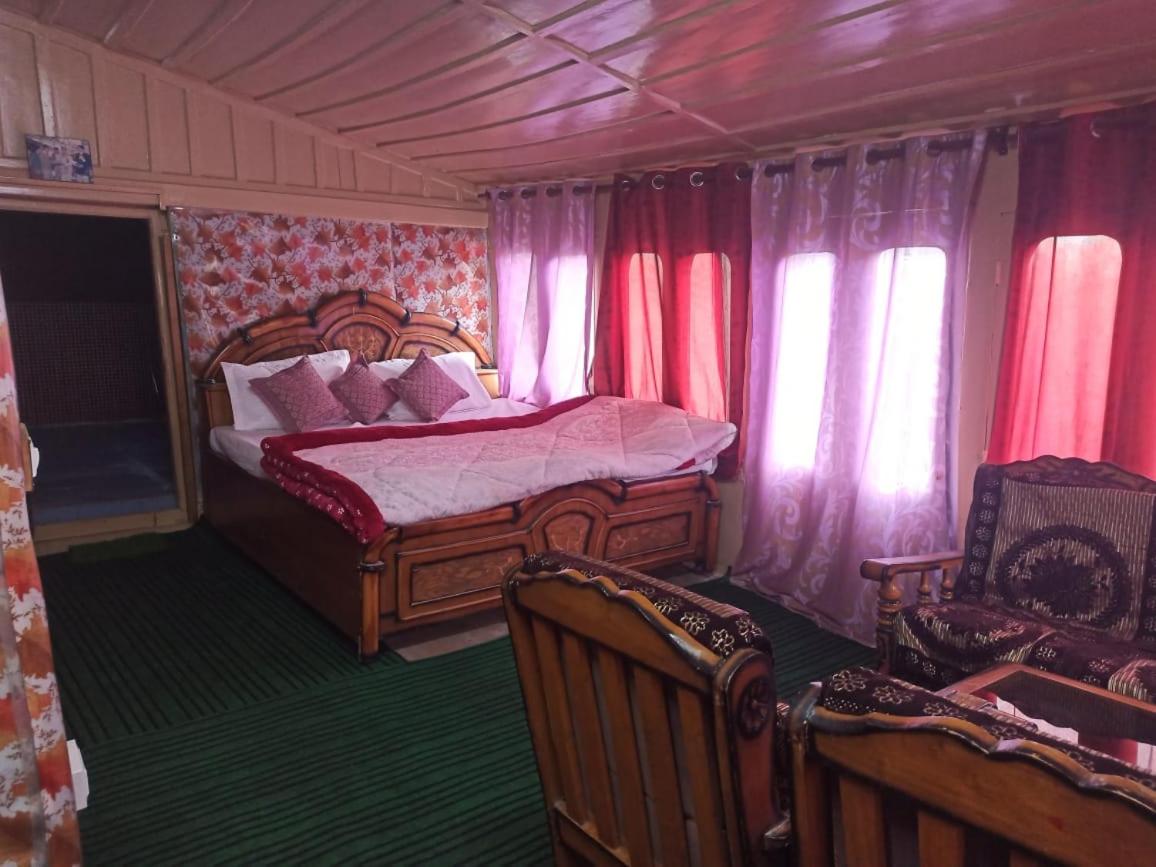 Midway Home stay - Housity
