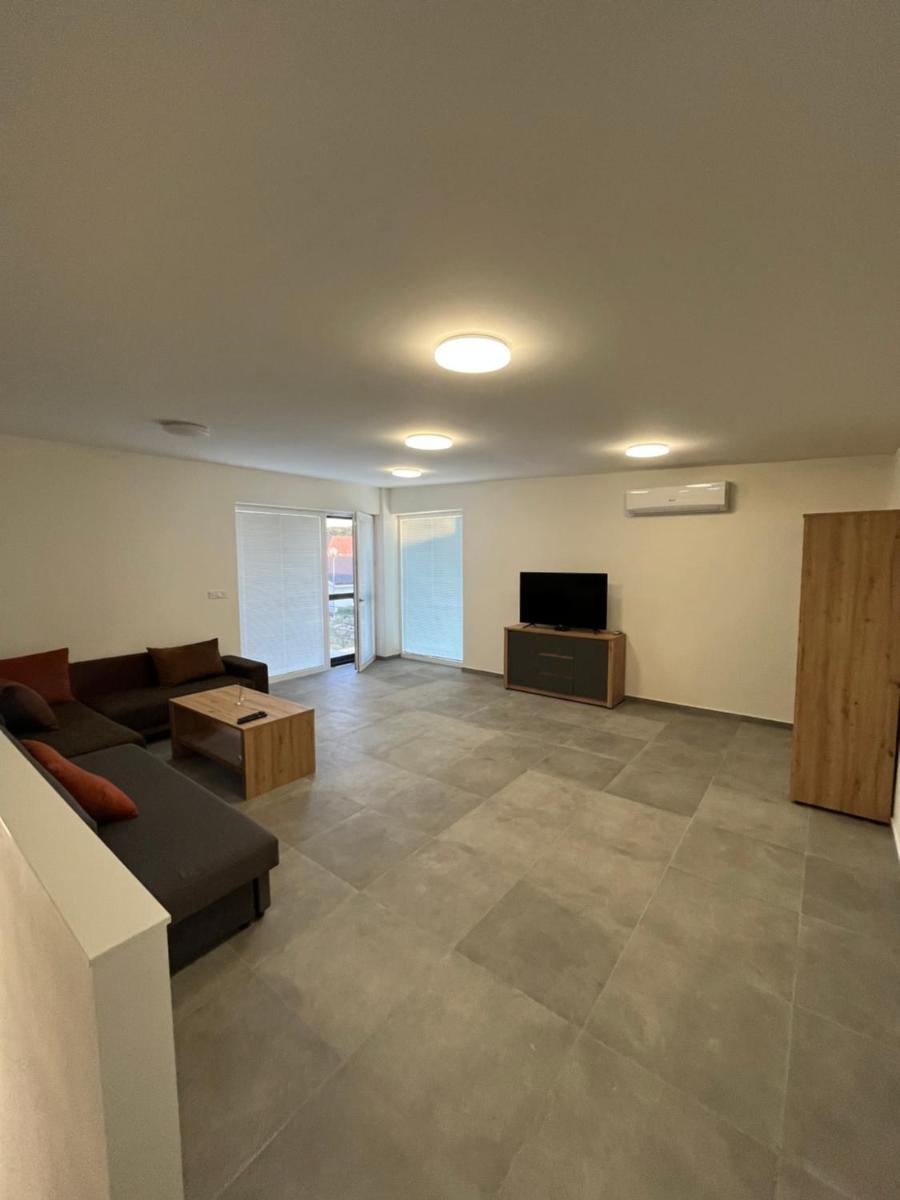 Moderný apartmán pri kúpalisku na Kurinci - Housity
