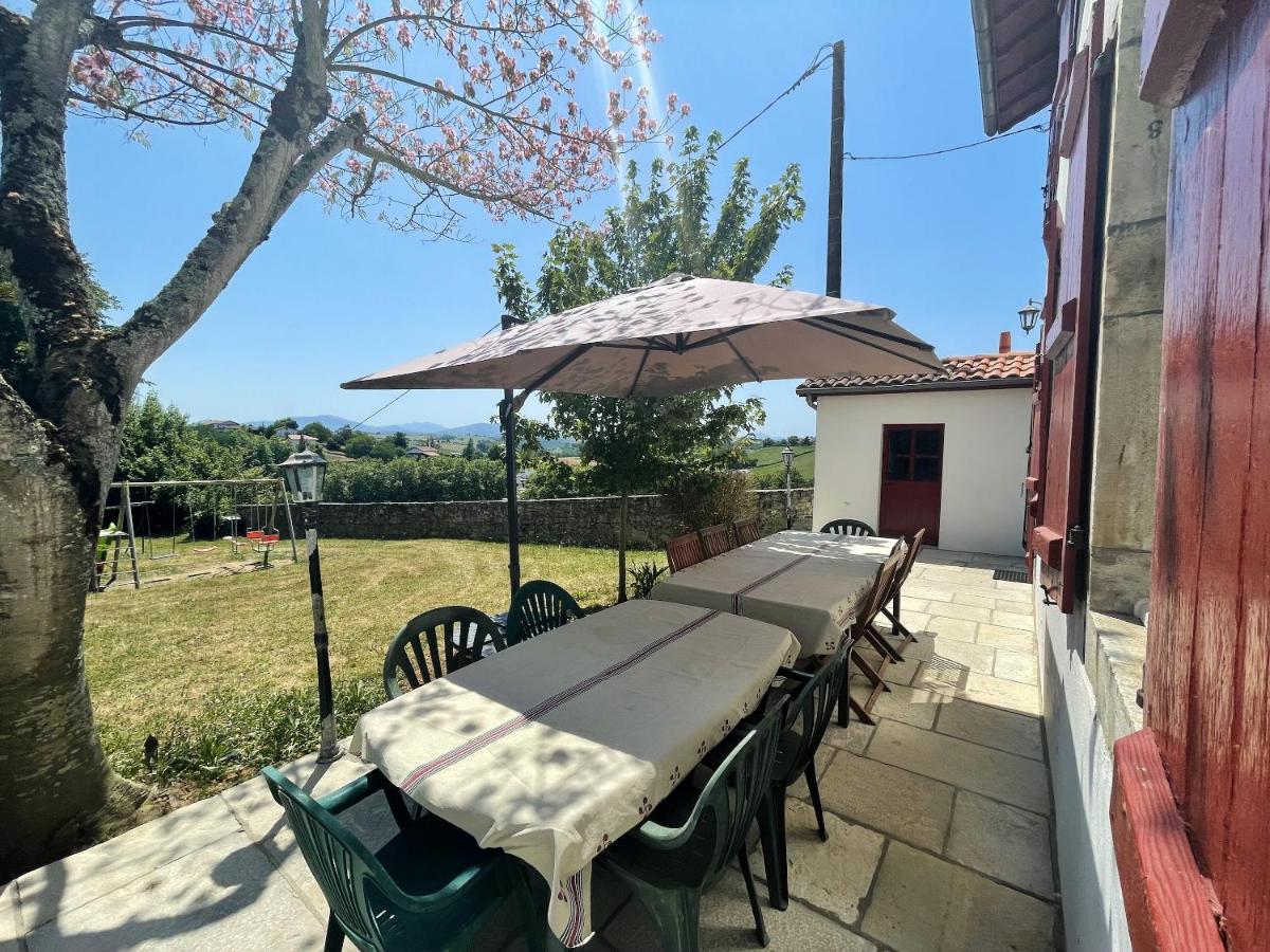 Maison confortable à Bardos avec vue sur montagne - Housity