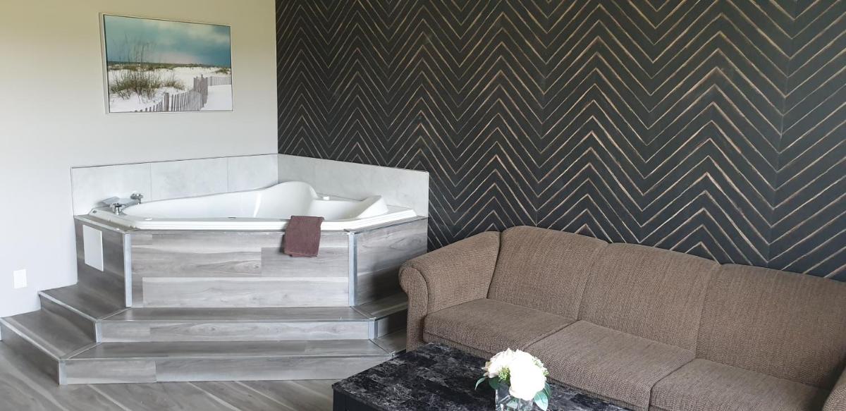 New Frontier Hotel - Housity