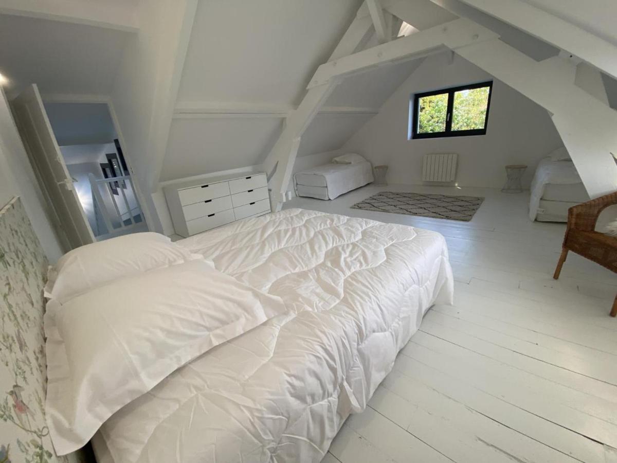 Gîte de Charme à Senlisse: Confort Haut de Gamme, Parc Arboré, Cheminée, Wifi Gratuit, Proche Châteaux - FR-1-527-9 - Housity