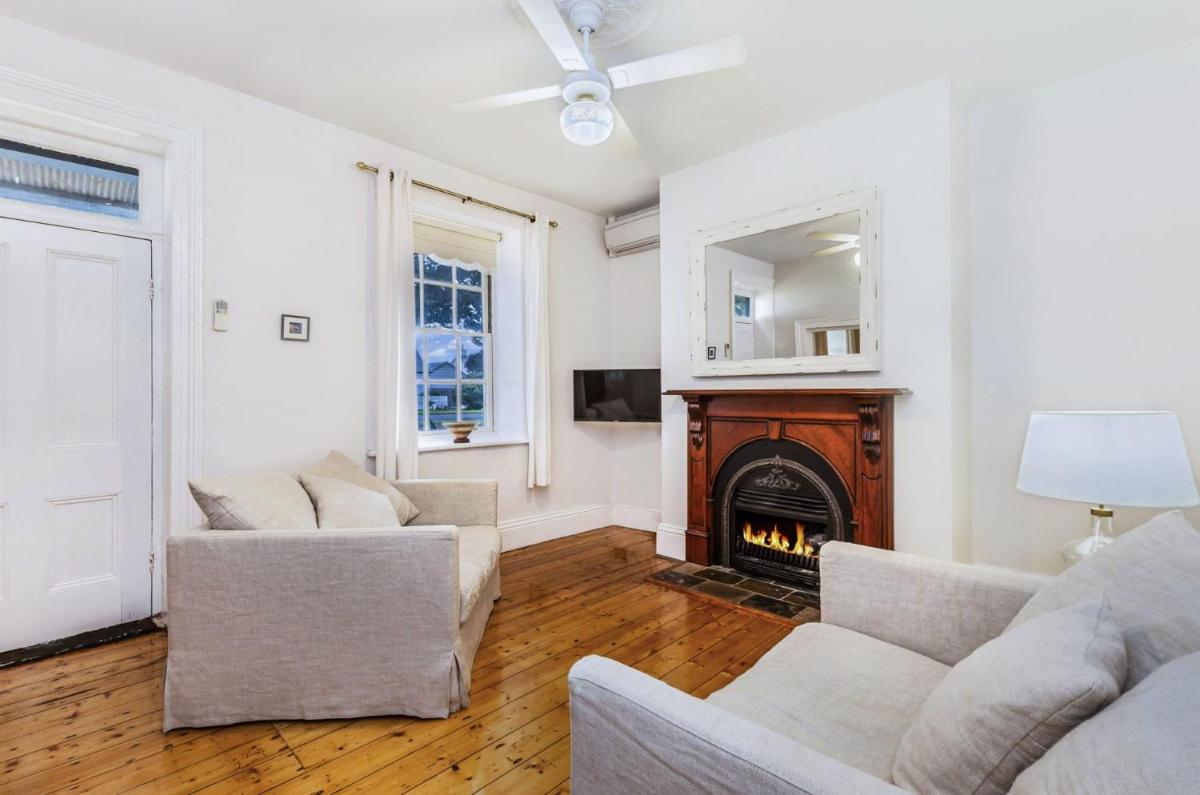 Curragh Cottage - Housity