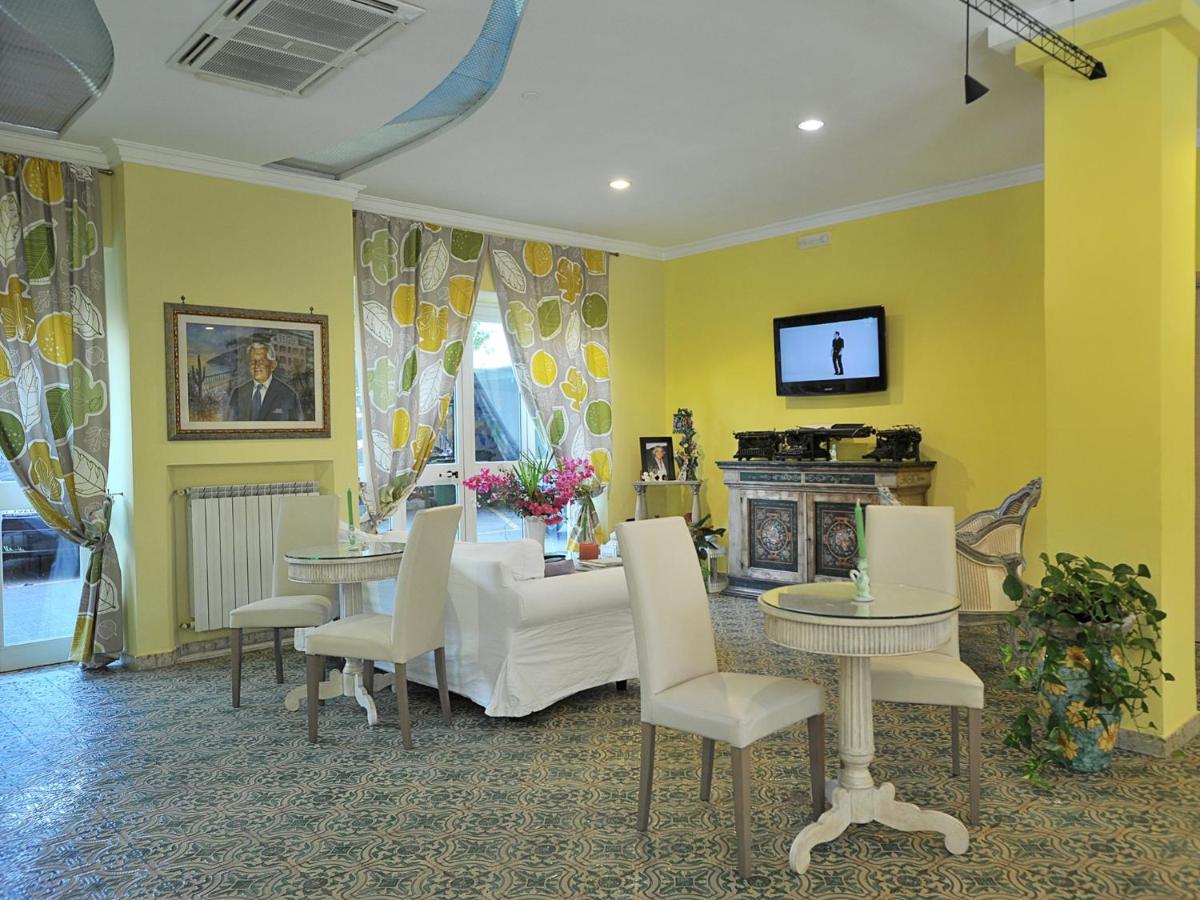 Hotel Miramare - Housity