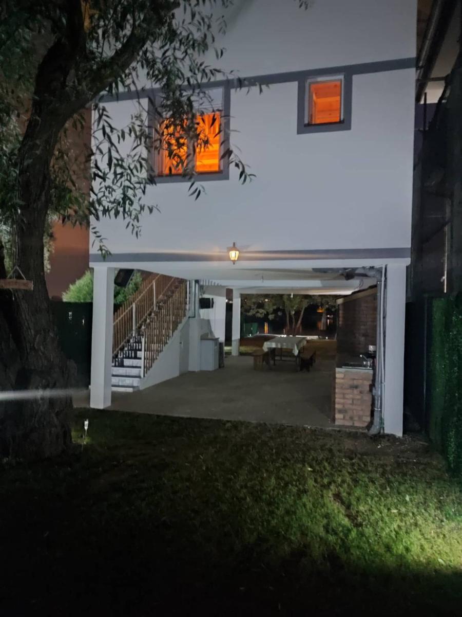 River Cottage in Belgrade - Housity