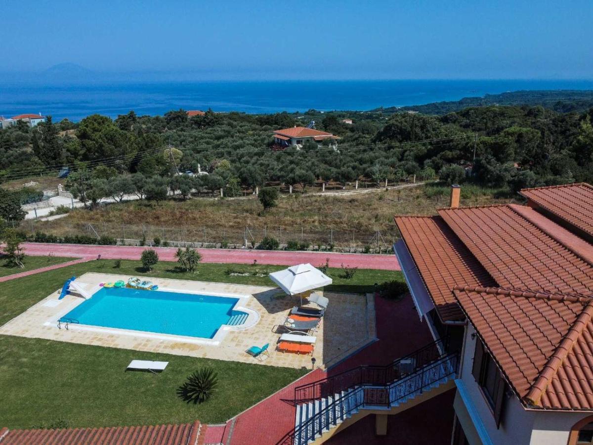 Kastro Villa with pool in Kyllini, Peloponnese - Housity