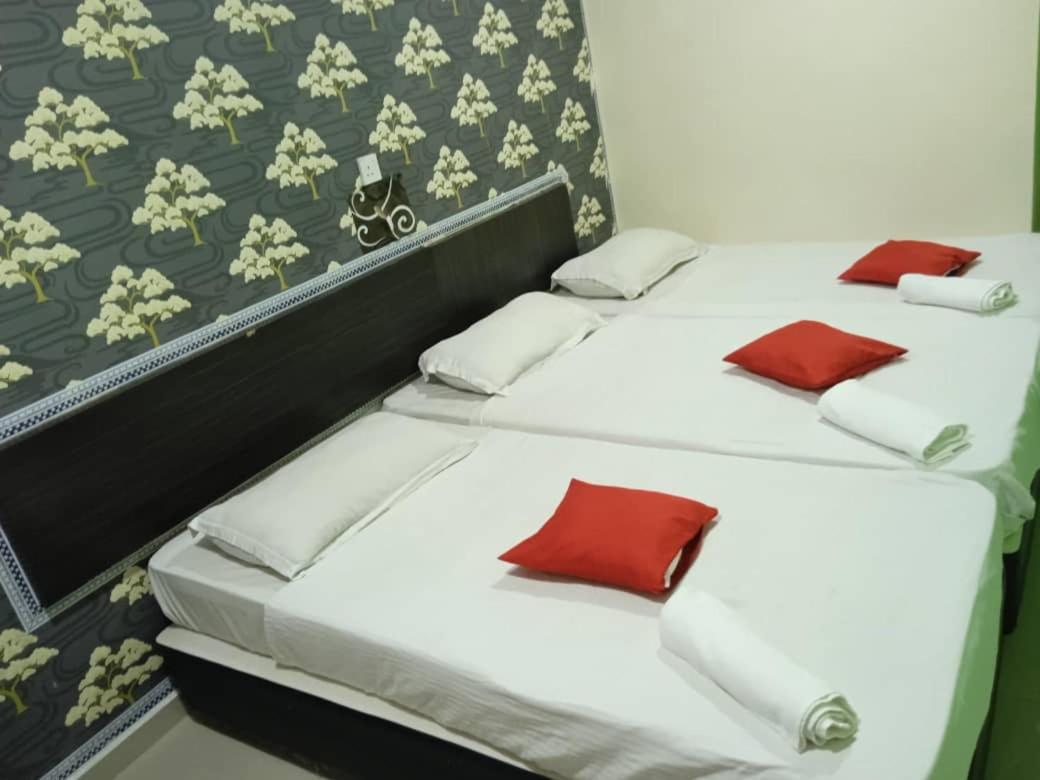 EZI HOTEL KLANG - Housity