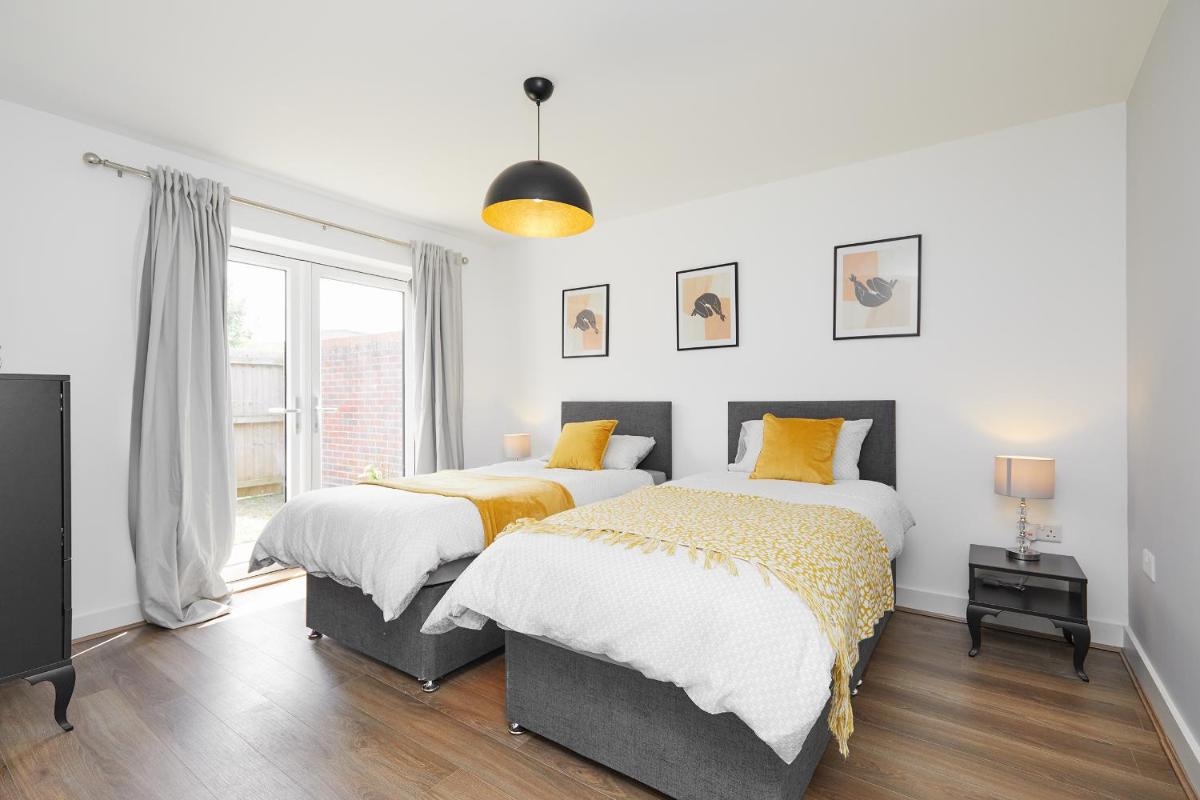 Derby City Centre - Train Station Roof Terrace House 3 Bed - Housity