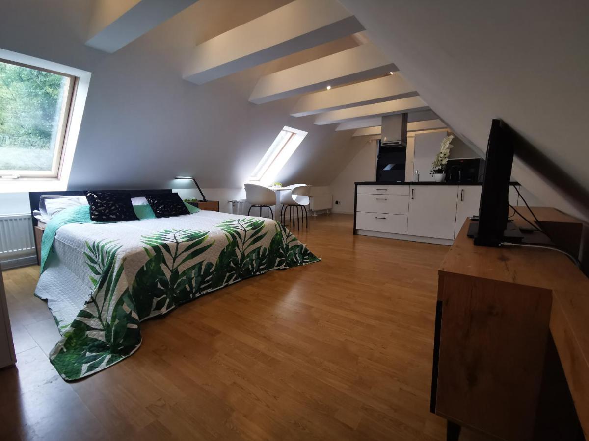 Chillout Apart In the Attic - Housity