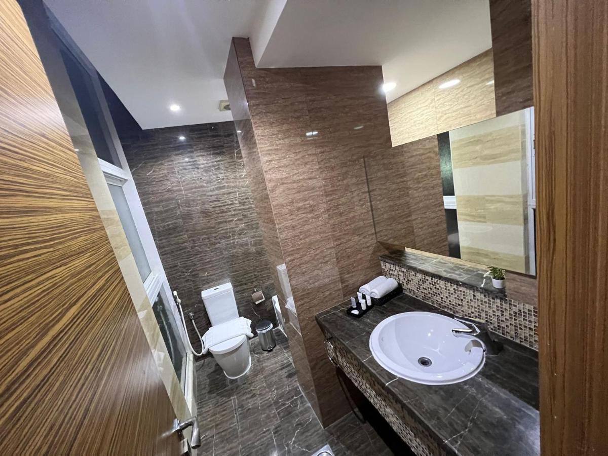 Suitetrails - Blaire Executive Suites