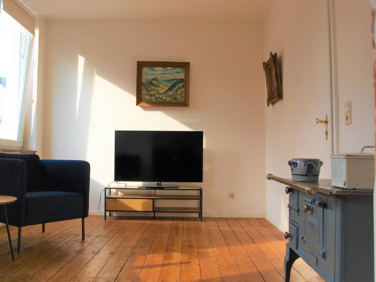 Vintage-Altbauwohnung, SmartTV & Kaffeevollautomat - Housity