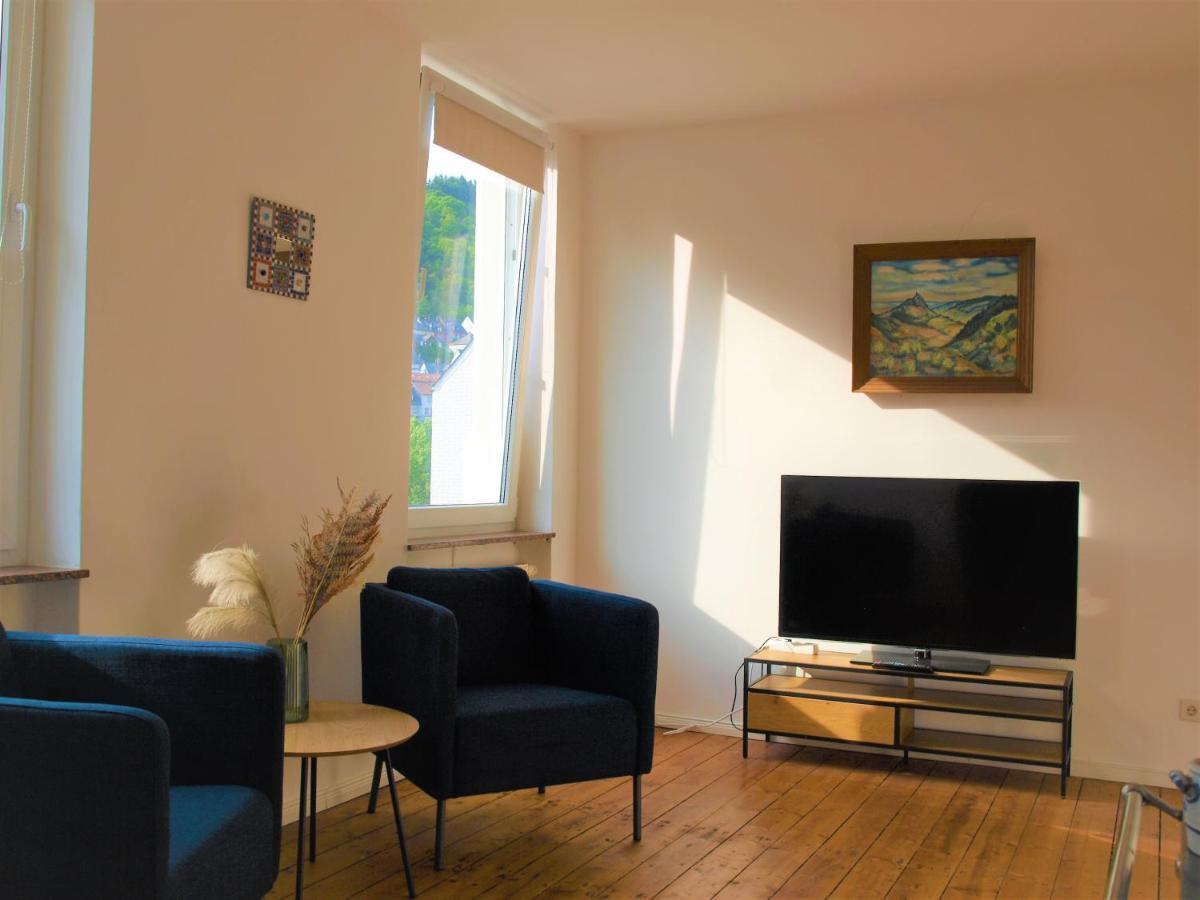 Vintage-Altbauwohnung, SmartTV & Kaffeevollautomat - Housity