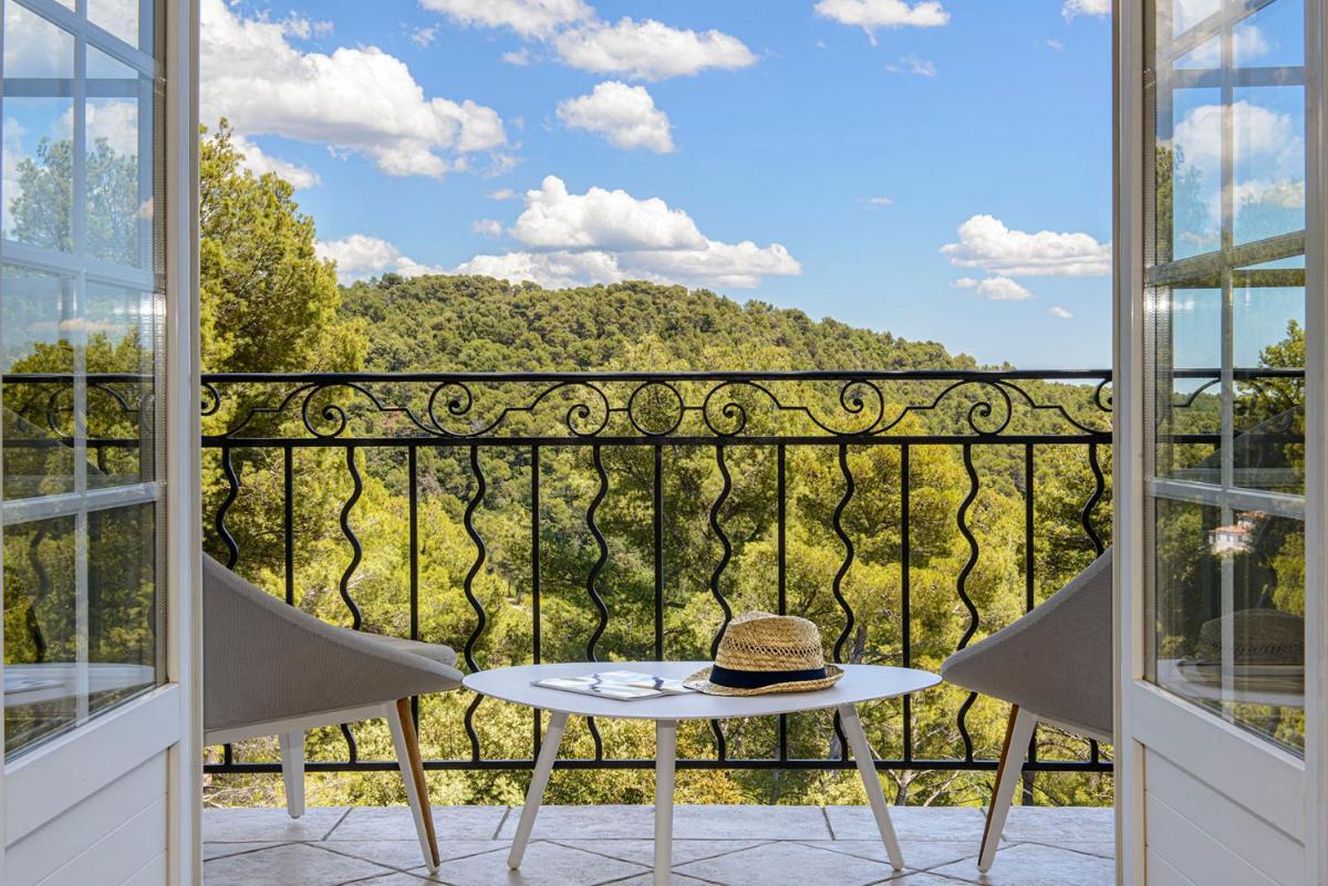 Vue générale sur la montagne ou vue sur la montagne depuis l'hôtel