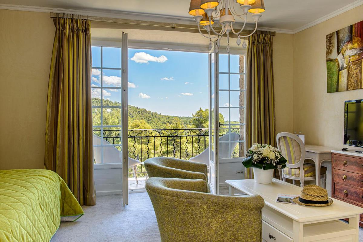 Vue générale sur la montagne ou vue sur la montagne depuis l'hôtel