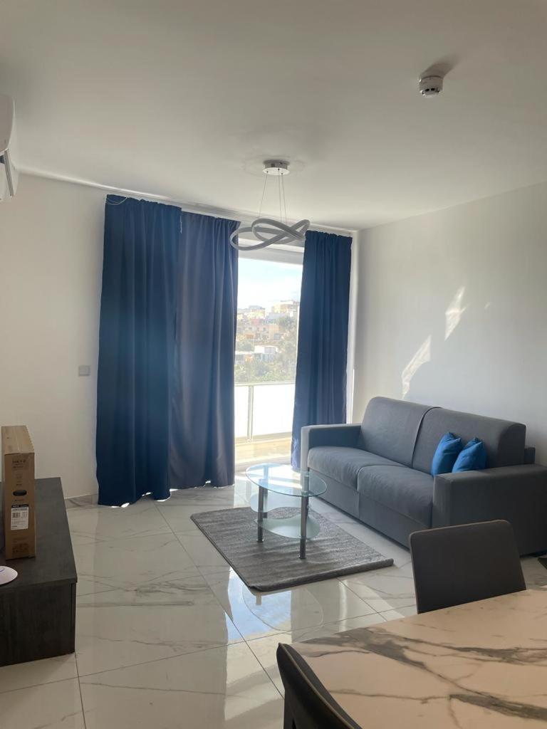 Blu-M Central - Housity