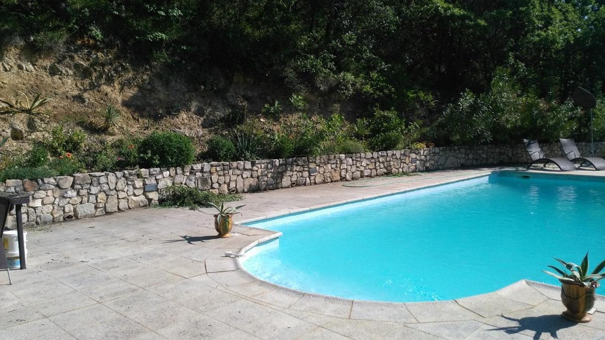 Brian's end private Independant Guest Room 2 persons - Housity