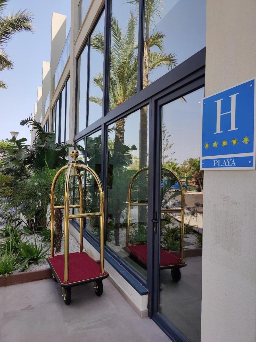 Imagen de la galería de Cabogata Beach Hotel, en Retamar