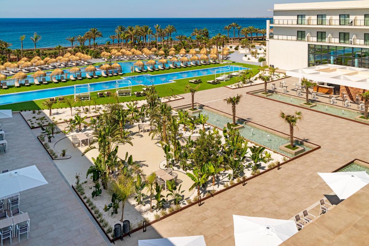 Piscina en o cerca de Cabogata Beach Hotel