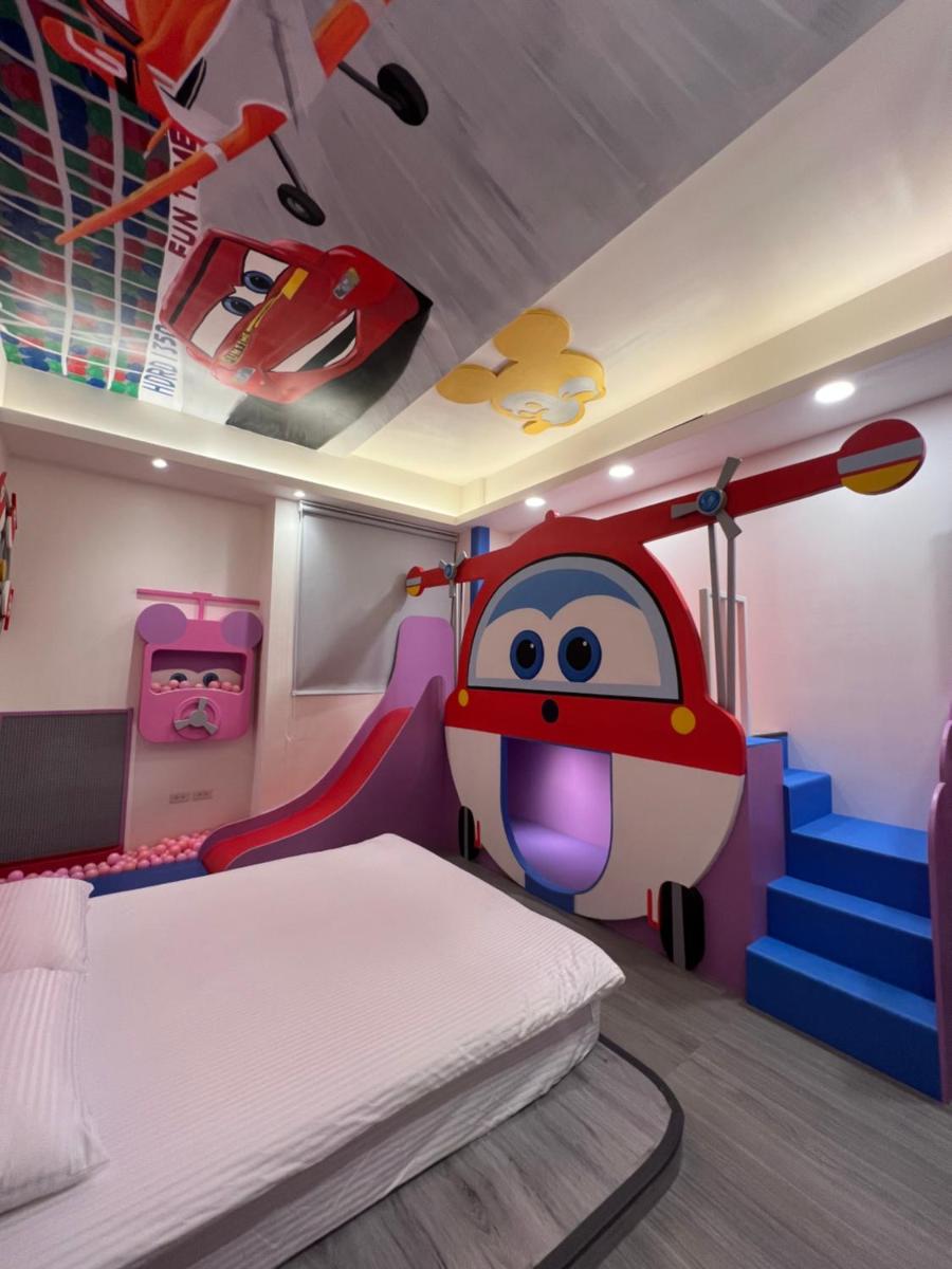 Fun Time 微旅-台南親子電梯Villa泳池包棟別墅 - Housity