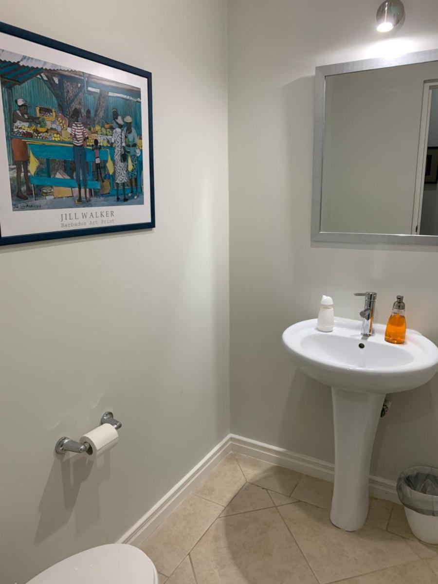 Porters Gate townhouse 3 bedroom 3 bathroom private garden with dip pool - Housity