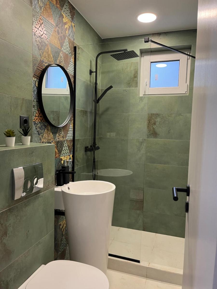 Alexander Cozy Apartment FREE PRIVATE PARKING - Housity