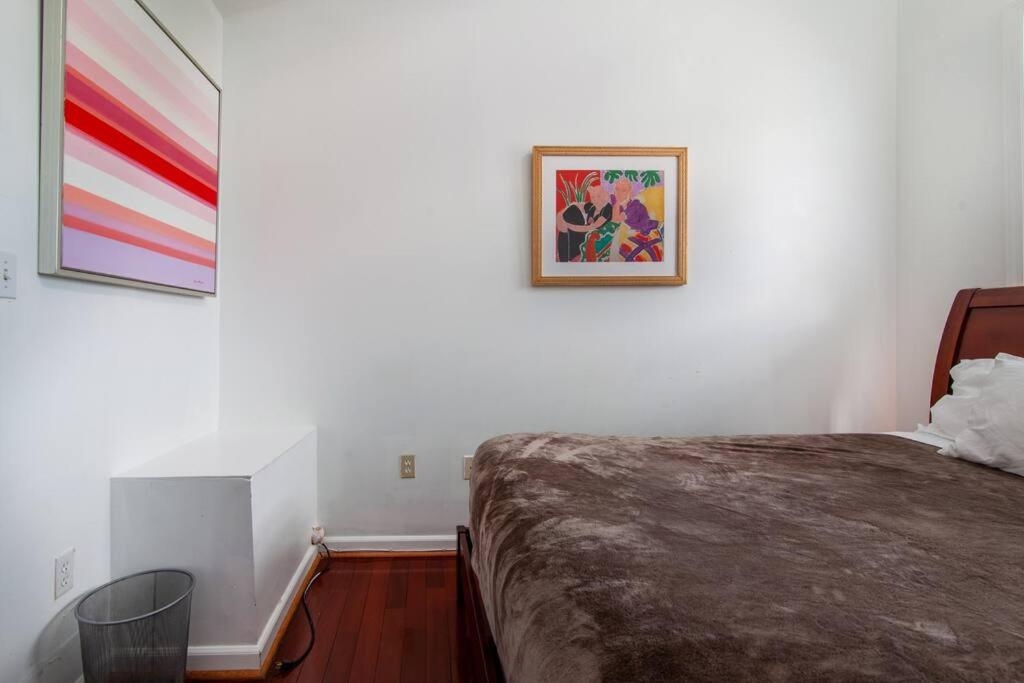 Relaxing, Spacious, Private, Walkable in Petworth! - Housity
